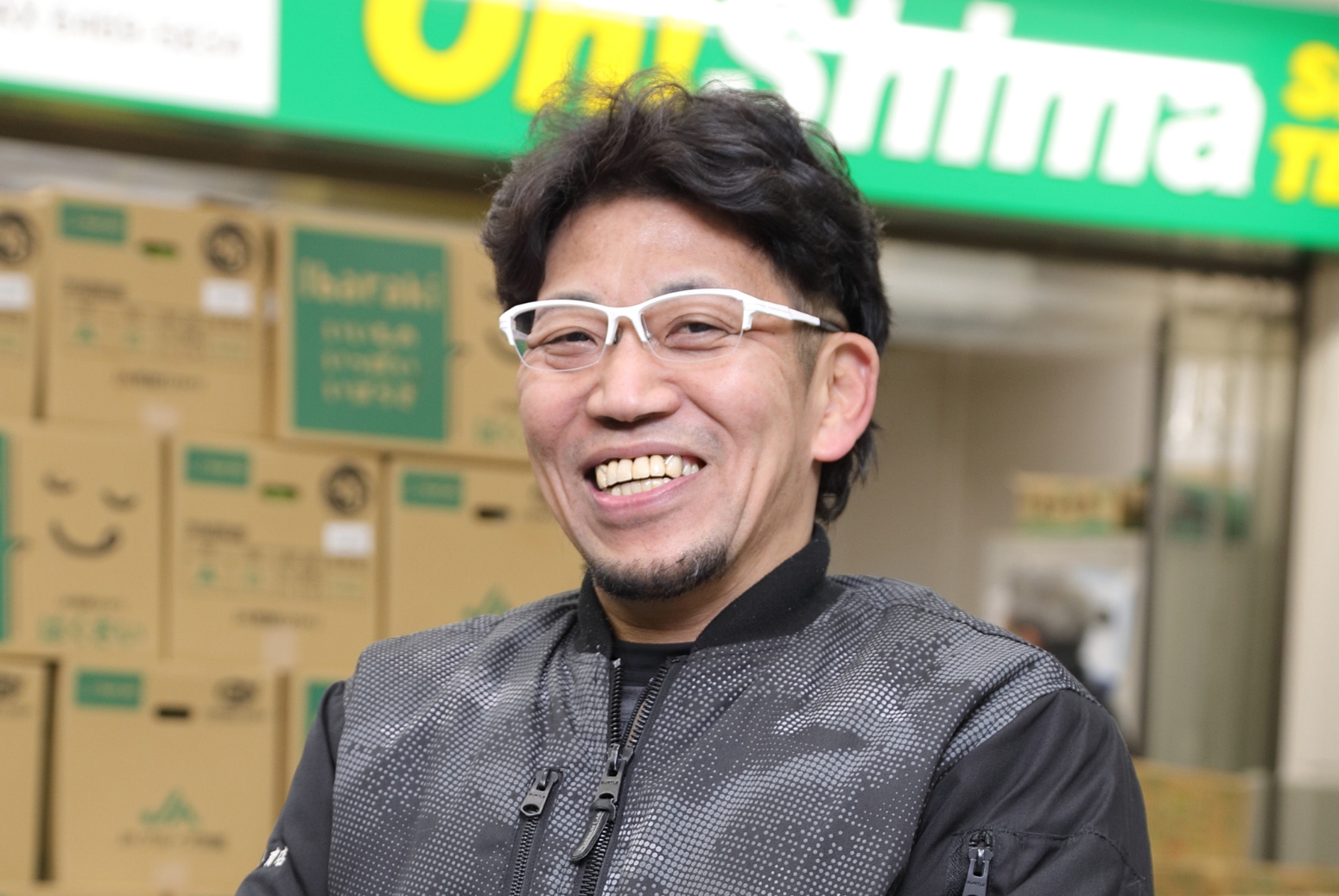 笑顔の男性